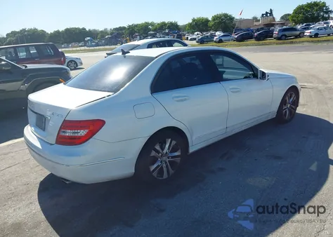 2014 Mercedes-Benz C 300 Luxury 4Matic из США, поврежденный, VIN WDDGF8AB8EA956782